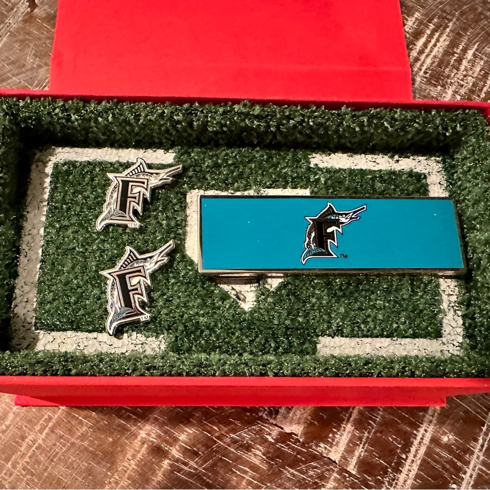 Florida (Miami) Marlins Cuff Links and Money Clip - VINTAGE / NEVER USED
